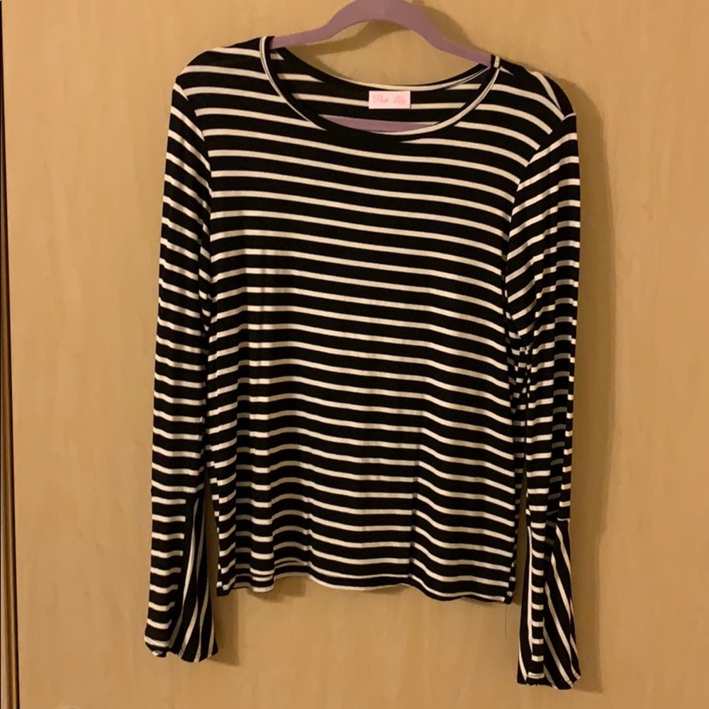 Boutique top Pink Lily